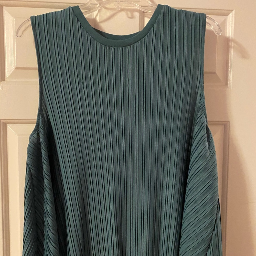 Textured tank top